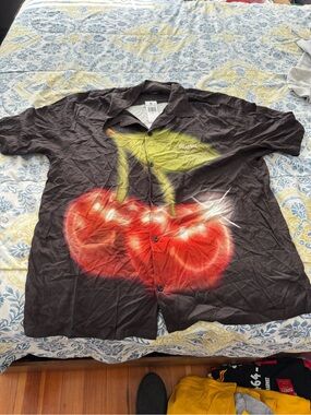Market Studios Men’s Black Short-Sleeve Button-Up Shirt with Red Cherry Graphic